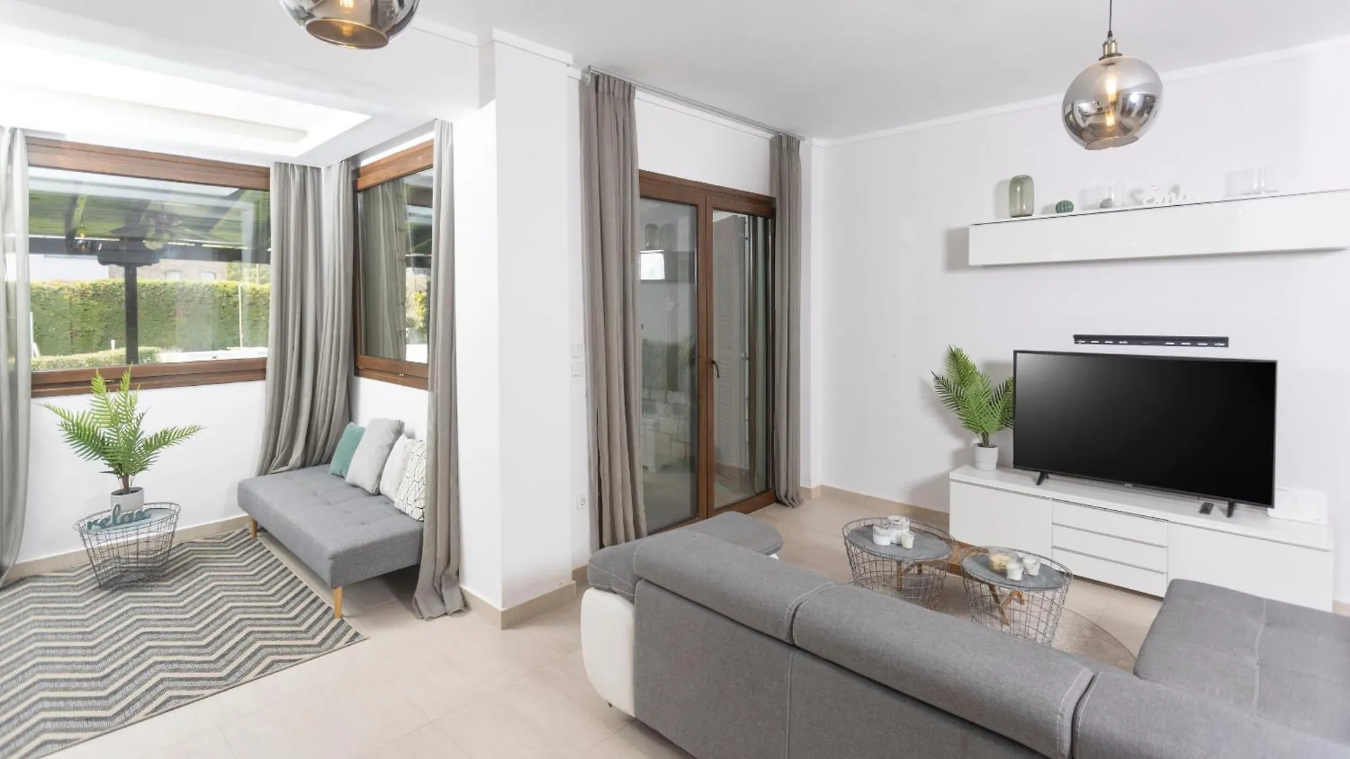 Villa Terra - Great Gardens, Shared Pool, Bbq Pefkochori