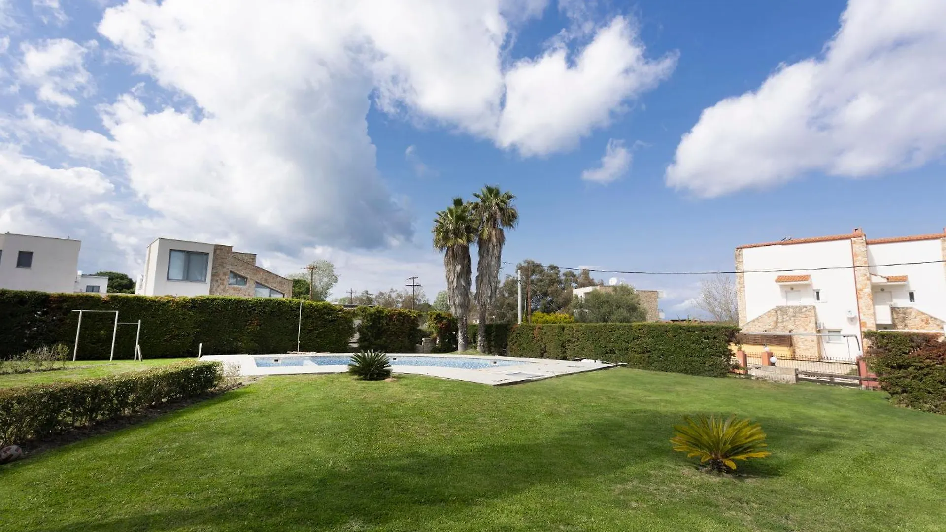 Villa Terra - Great Gardens, Shared Pool, Bbq Pefkochori
