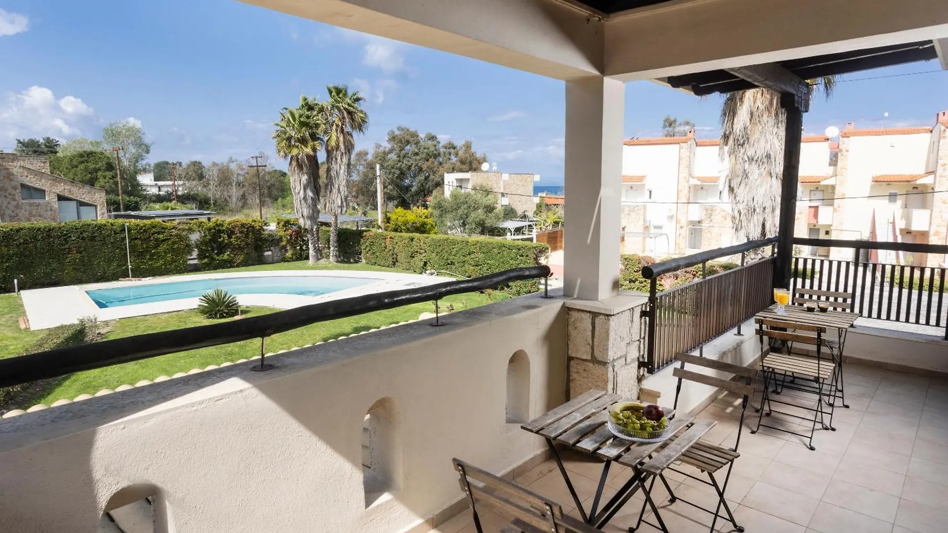 Villa Terra - Great Gardens, Shared Pool, Bbq Pefkochori Greece